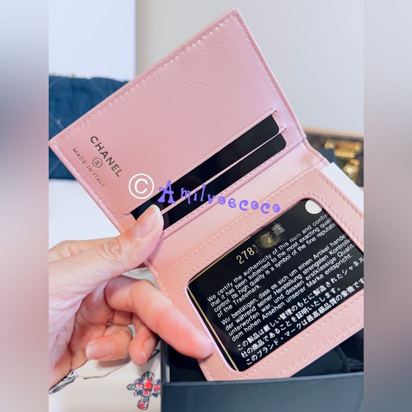 Brand new 19s pink iridescent ID card holder - Picture 2 of 5